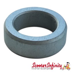 Spacer suspension arm rear wheel Ø 17mm/25 mm (th) 8,5mm (Vespa GTS/​GTS Super/​GTV 125-300ccm ('16-))
