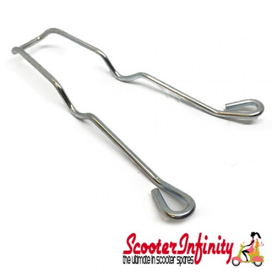 Air Filter Elbow Spring Clip (Lambretta LI (series 2, 02.1961-), TV (series 2, 02.1961-), LI (series 3), LIS, SX, TV (series 3), DL, GP )