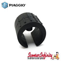 Carrier Clip PIAGGIO (Luggage Carrier Rack, plastic, black, 18-20 mm) (Vespa GTS/GTV/GT 60/LXV)