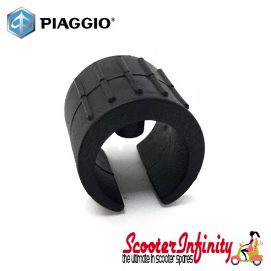 Carrier Clip PIAGGIO (Luggage Carrier Rack, plastic, black, 18-20 mm) (Vespa GTS/GTV/GT 60/LXV)