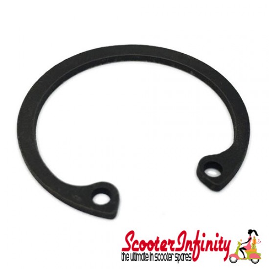 Circlip Gear Cluster (Vespa Cosa, PK, PX, T5, T5 Classic, LML) Circlip Gear Cluster (Vespa Cosa, PK, PX, T5, T5 Classic, LML)