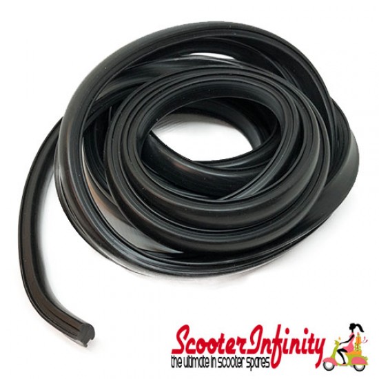 Floor Runner Rubbers FA 14mm, 3800mm, black  (Vespa PK50-125/S/SS/ETS /Automatica/PX80-200/PE /Lusso)