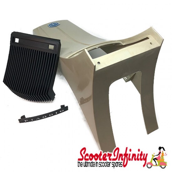 Horn Cover uncoated (with grill, badge, emblem) (Vespa T5 also for Vespa PX80-200/PE /Lusso/`98/MY) Horn Cover uncoated (with grill, badge, emblem) (Vespa T5 also for Vespa PX80-200/PE /Lusso/`98/MY)