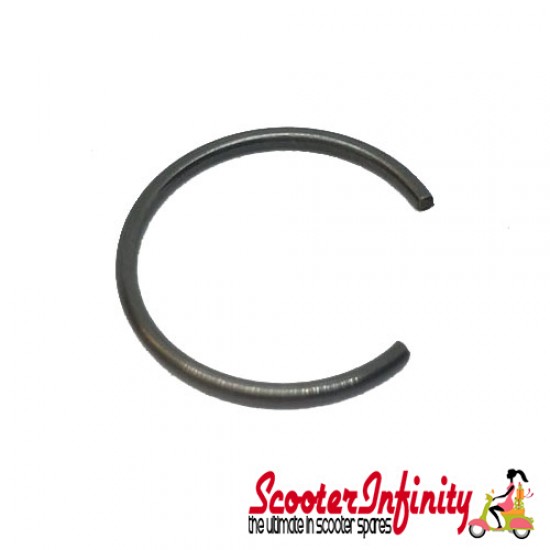 Gudgeon Pin Clip MALOSSI 172 / 210cc Sport/MHR (GILERA /PIAGGIO 125 T5/200 Rally /PX200/PE/Lusso/Cosa 200  ? 16x1,2 mm,  C ring)
