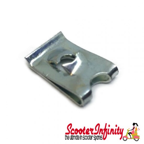 Clamp Mounting for Cylinder Cowling, Horn Cover speed (speed nut 4-5mm) (Vespa V50/PV/ET3/ PK/XL/PX /T5/Cosa - PX/PK, mudguard ET2 /ET4) Clamp Mounting for Cylinder Cowling, Horn Cover speed (speed nut 4-5mm) (Vespa V50/PV/ET3/ PK/XL/PX /T5/Cosa - PX/PK, mudguard ET2 /ET4)