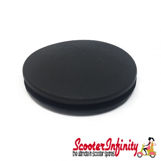 Plug Electric Start e-start hole blanking (45mm) (Vespa P80-200E/PX80-200E/Lusso/`98/ MY/T5/Cosa 125-150 Elestart) Plug Electric Start e-start hole blanking (45mm) (Vespa P80-200E/PX80-200E/Lusso/`98/ MY/T5/Cosa 125-150 Elestart)