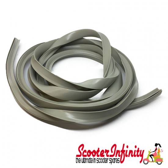 Sidepanel Rubber Trim Pair (Grey) (16 mm, 3000mm) (Vespa 125 Super/GT/GTR/150 GL /Super/Sprint/V/160 GS/180 SS  also for Vespa 125 TS/Rally)