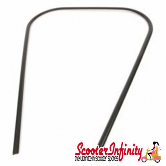 Legshield Beading / Trim (Black Plastic, One Peice) (Vespa PX80-200/PE/Lusso/T5 Classic)