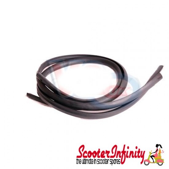 Sidepanel Rubber (16mm wide, Pair, Black) (LML, Vespa P Range, PX, T5, T5 Classic)