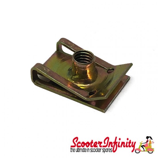 Clip cover for automatic scooter body,  speed nut M6 (Universal, All Piaggio / Vespa Auto)