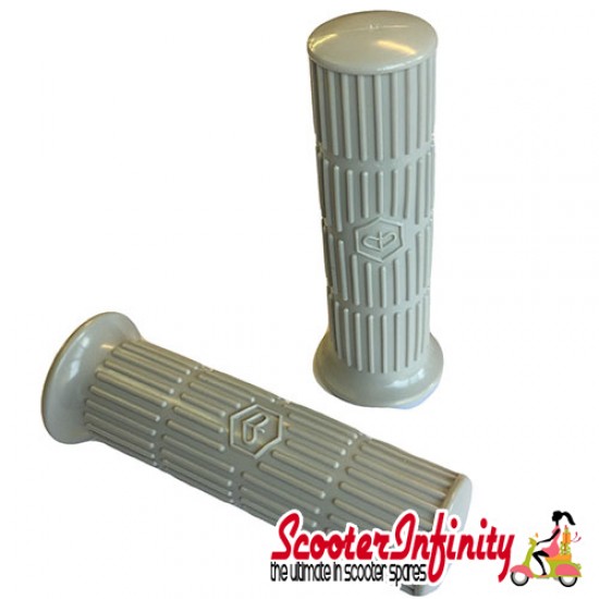 Handlebar Twist Grips Grey (Piaggio Emblem) (Vespa 125 GTR/TS/150 SprintV/200 Rally/P80-150X /PX80-200E/Lusso 1?/P150S /P200E) Handlebar Twist Grips Grey (Piaggio Emblem) (Vespa 125 GTR/TS/150 SprintV/200 Rally/P80-150X /PX80-200E/Lusso 1?/P150S /P200E)